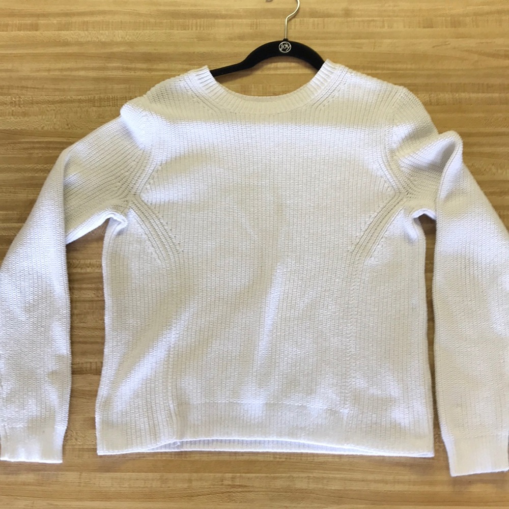 Gap Sweater. White. Medium.